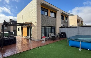 PRECIOSO CHALET EN VILLALVILLA