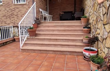 CHALET EN MEJORADA CON PISCINA EN UNA ZONA TRANQUILA