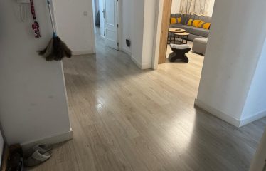 PISO DE 4 DORMITORIOS 2 BAÑOS DE 100M APRO