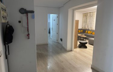 PISO DE 4 DORMITORIOS 2 BAÑOS DE 100M APRO