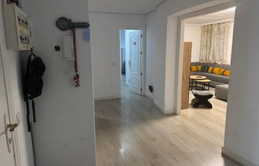 PISO DE 4 DORMITORIOS 2 BAÑOS DE 100M APRO