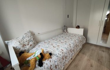 PISO BAJO CON PATIO CON TRASTERO Y 3 DORMITORIOS