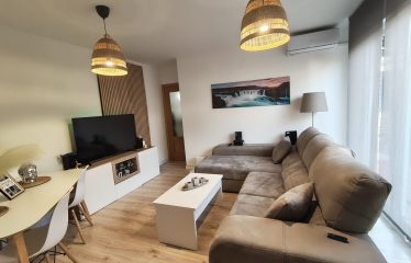 PISO BAJO CON PATIO CON TRASTERO Y 3 DORMITORIOS