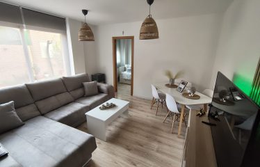 PISO BAJO CON PATIO CON TRASTERO Y 3 DORMITORIOS