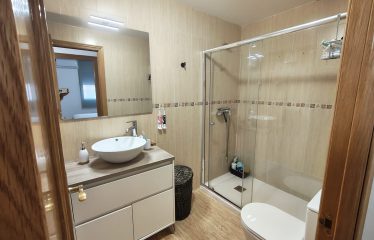 PISO BAJO CON PATIO CON TRASTERO Y 3 DORMITORIOS