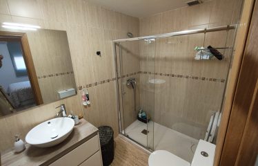 PISO BAJO CON PATIO CON TRASTERO Y 3 DORMITORIOS