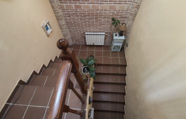 FINCA RÚSTICA EN VILLAFLORES DE 1600 M CON 5 DORMITORIOS