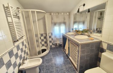 FINCA RÚSTICA EN VILLAFLORES DE 1600 M CON 5 DORMITORIOS