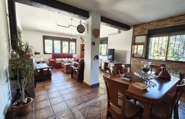 FINCA RÚSTICA EN VILLAFLORES DE 1600 M CON 5 DORMITORIOS