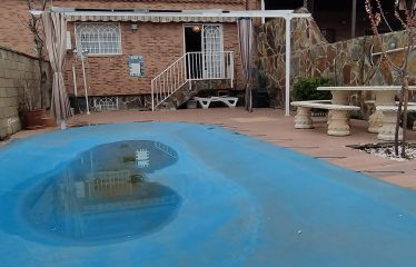 CHALET EN MEJORADA CON PISCINA EN UNA ZONA TRANQUILA